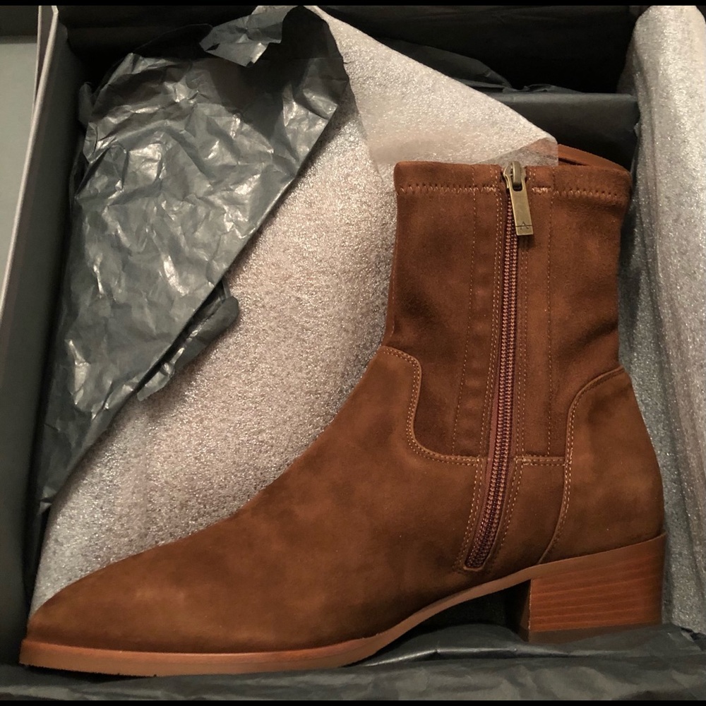 NWB Aquatalia Faren Stretch suede bootie - Picture 3 of 3